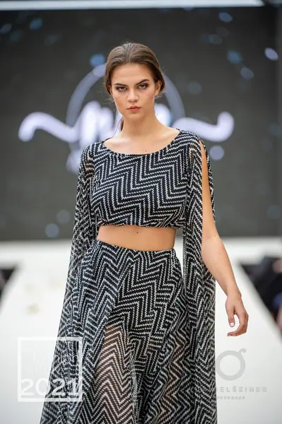 Czech Fashion Week · Teplice, 2021. Momenty přehlídky.
