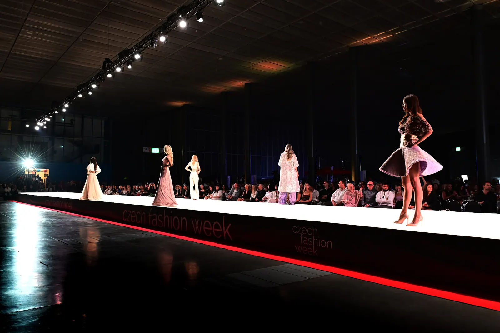 Czech Fashion Week · Brno, 2024. Momenty přehlídky.