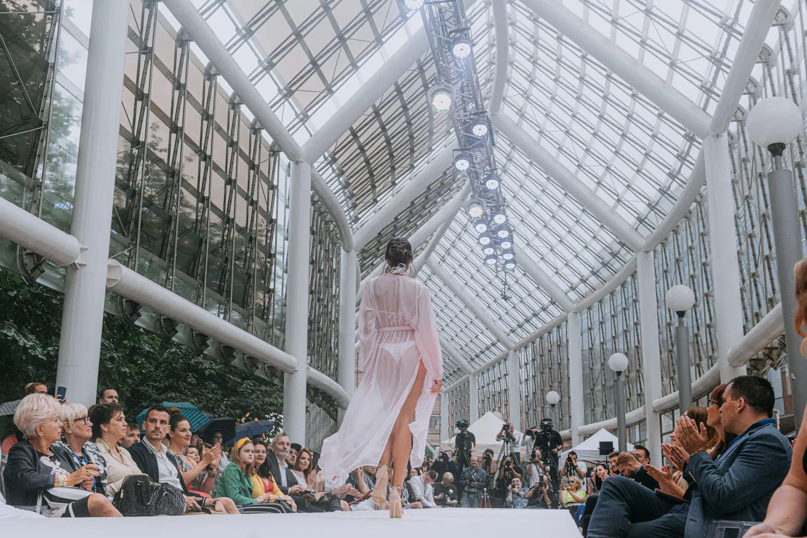 Czech Fashion Week · Teplice, 2020. Momenty přehlídky.