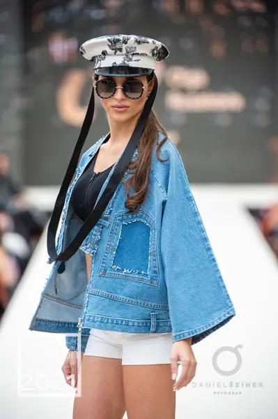 Czech Fashion Week · Teplice, 2021. Momenty přehlídky.