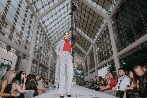 Czech Fashion Week · Teplice, 2020. Momenty přehlídky.