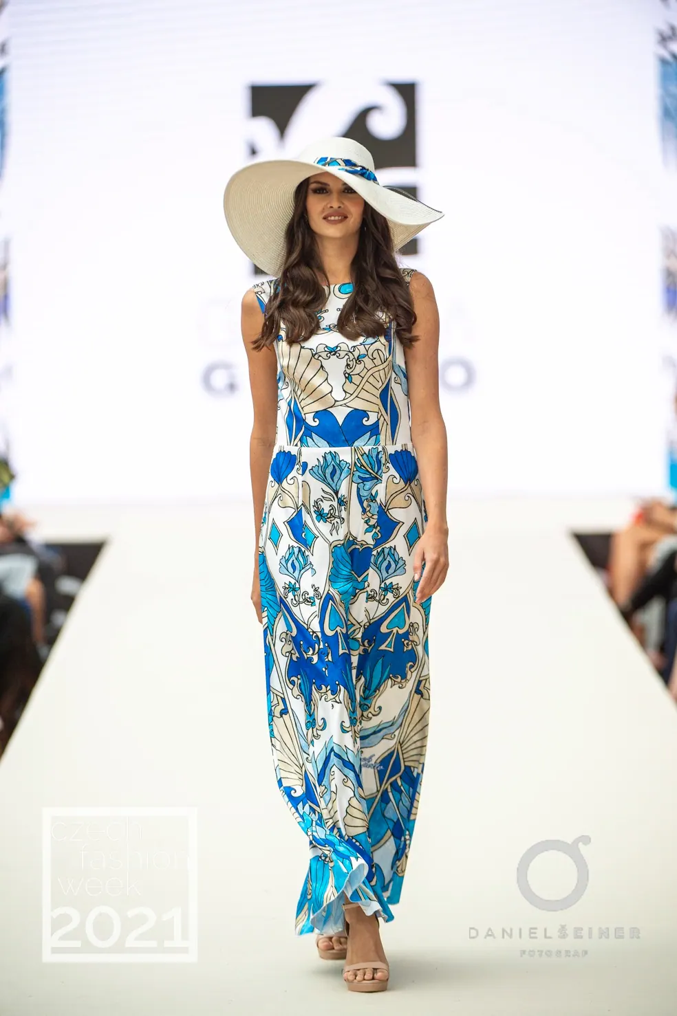 Czech Fashion Week · Teplice, 2021. Momenty přehlídky.