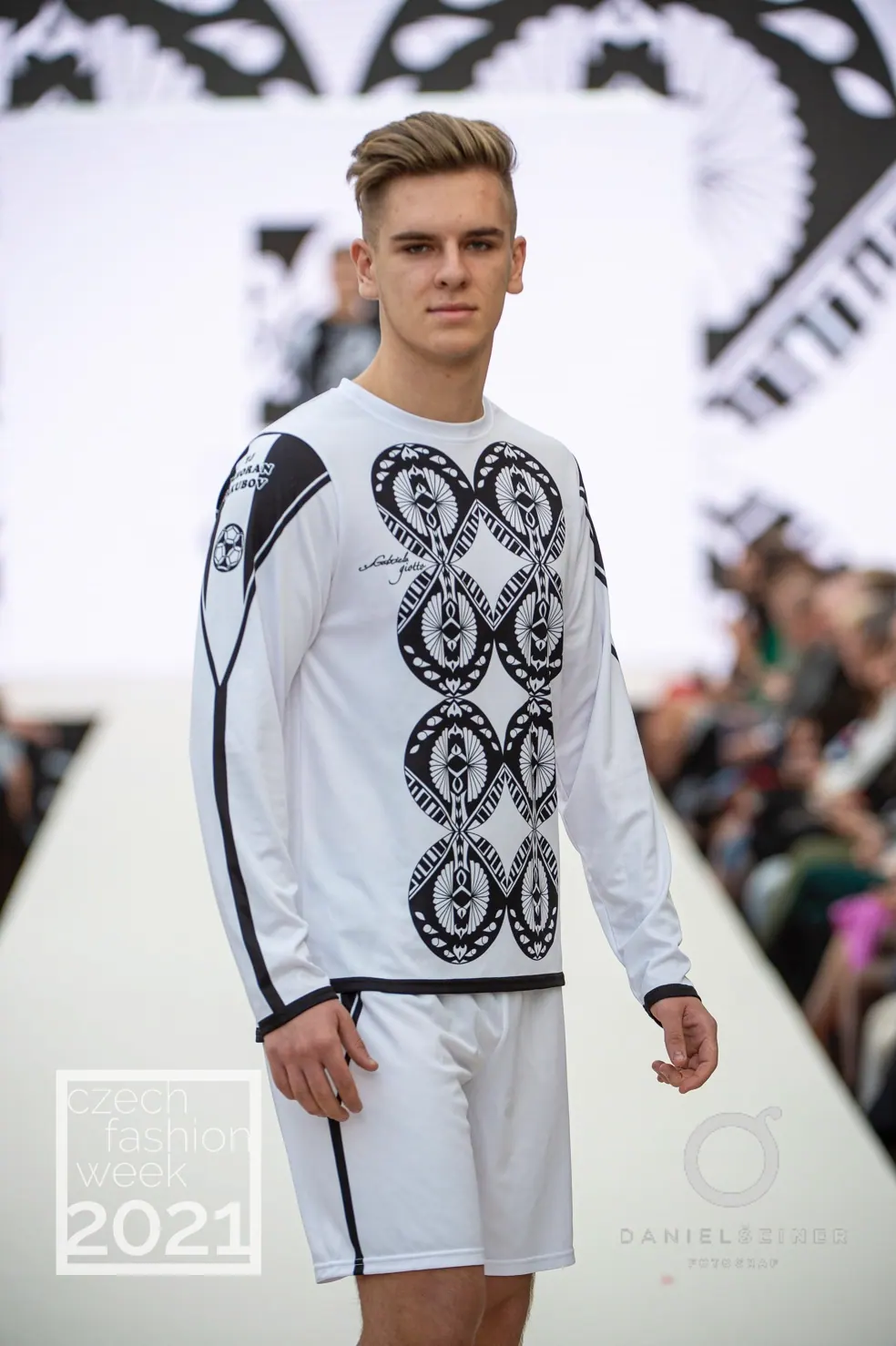Czech Fashion Week · Teplice, 2021. Momenty přehlídky.