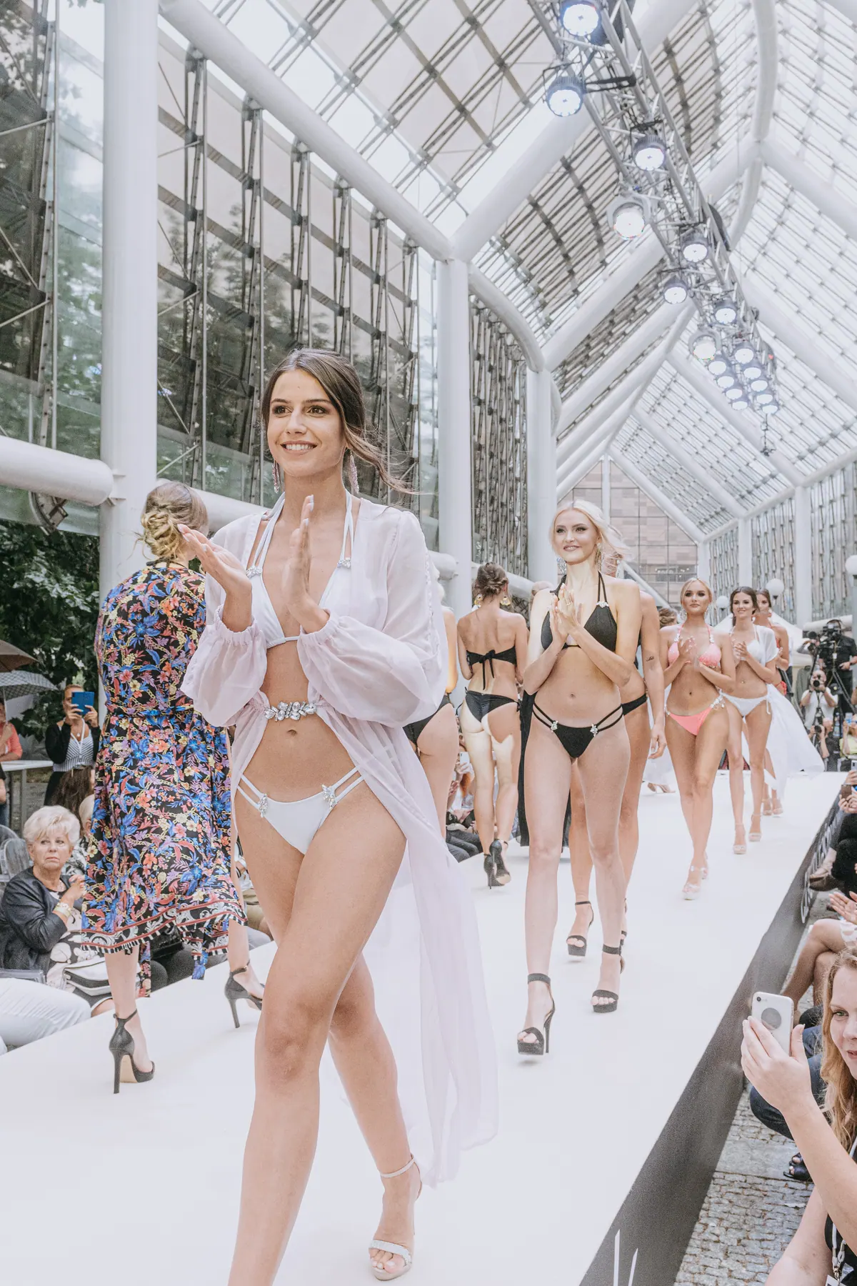 Czech Fashion Week · Teplice, 2020. Momenty přehlídky.