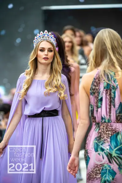 Czech Fashion Week · Teplice, 2021. Momenty přehlídky.