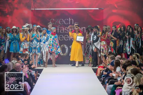 Czech Fashion Week · Teplice, 2021. Momenty přehlídky.