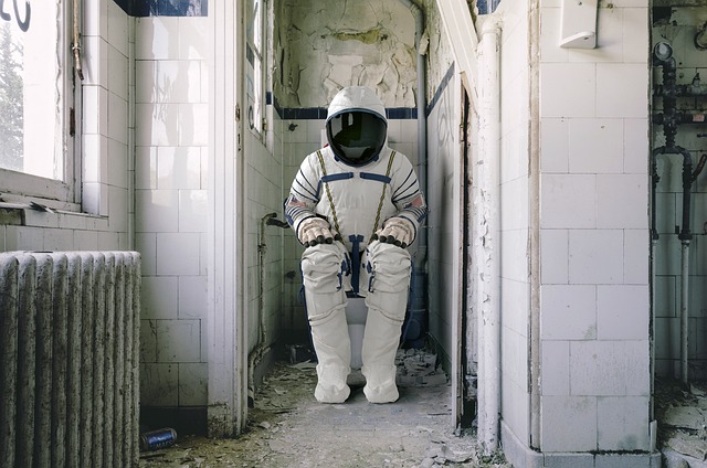 kosmonaut na WC
